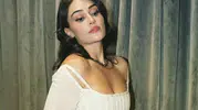 Esra Bilgiç sosyal medya paylaşımlarıyla dikkatleri üzerine çekti