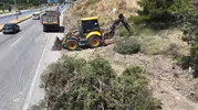 Aydın ormanlarını yangından korumak için yol kenarları temizleniyor