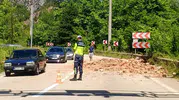 Karabük yolunda tuğla paniği trafiği kilitledi