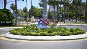 Mersin caddeleri yaz renklerine büründü
