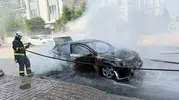 Antalya'da seyir halindeki otomobil saniyeler içinde kül oldu