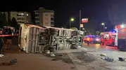 Aliağa'da servis ve otomobil çarpıştı 4 kişi yaralandı