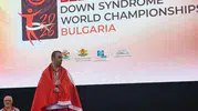Milli sporcu Alper Öztürk dünyayı zirveden izliyor