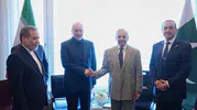 Pakistan ve İran İsviçre'de masaya oturdu
