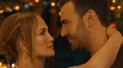 Jennifer Lopez Netflix filmindeki cesur sahnesiyle interneti salladı
