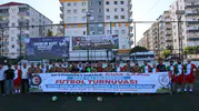 Diyarbakırlı sağlıkçılar yeşil sahada ter döküyor