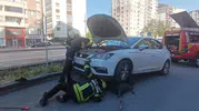 Kayseri'de otomobilden sarkan yılan paniği