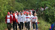 Bakan Tekin Sakarya’da öğretmenlerle doğa yürüyüşü yaptı