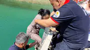 Adana Aladağ’da köprüden düşen kadın son anda kurtarıldı