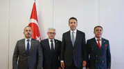 Bakan Bayraktar Romanya’daki Türk vatandaşlarıyla buluştu