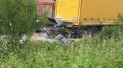 Samsun Bafra yolunda park halindeki tıra çarpan otomobil iki can aldı