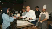 Malatya’da kütüphanede ders çalışan gençlere sürpriz ikram