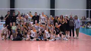 Eczacıbaşı yıldızları voleybolda rakiplerini devirip üçüncü kez zirveye yerleşti