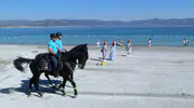 Salda Gölü kıyısında güvenlik artık atlı timlere emanet