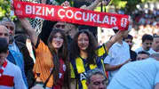 Bursa sokakları A Milli Takım için kırmızı beyaza büründü