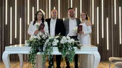 Çocukluk arkadaşları hayatlarını aynı gün birleştirdi