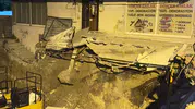 Avcılar'da temel kazısı binayı çökme noktasına getirdi