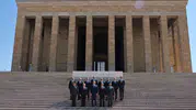 Polonya lideri Nawrocki Ankara temaslarına Anıtkabir ziyaretiyle başladı
