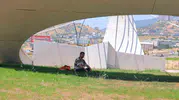 Kavurucu sıcakta sığınılacak tek yer ay-yıldız oldu