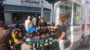Manavgat'ta kontrolden çıkan otomobil palmiyeye çarptı