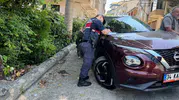 Zonguldak'ta yokuşta geri kayan otomobil ağaca çarptı