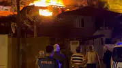 Gaziosmanpaşa'da gece yarısı çıkan yangın üç evi küle çevirdi