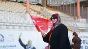 Gebzeli kadınlar sağlıklı yaşam için stadyumda bir araya geldi