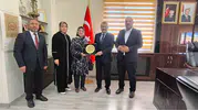Emekli öğretmenden eğitime dev destek