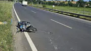 Samsun'da motosikletin lastiği patladı 2 genç yaralandı