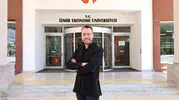 İzmirli akademisyene uluslararası ilişkiler alanında büyük onur