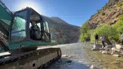 Bingöl’de kayıp vatandaşı bulmak için çayın yatağını değiştirdiler