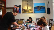 Berber dükkanındaki takvim yapraklarından sanat dolu bir aile atölyesine