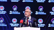 Bakan Işıkhan gençleri dijital bağımlılık tuzağına karşı uyardı