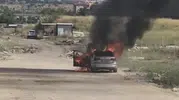 Diyarbakırda seyir halindeki otomobil bir anda yanmaya başladı