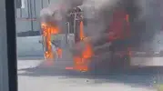 Arnavutköy yolunda servis minibüsü kül oldu