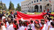 Bilecik'te miniklerden 1071 parçalı dev bayrak çalışması