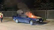 Erbaa'da park halindeki otomobil alevlere teslim oldu