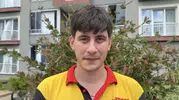 Sürmene'de boruya sıkışan yavru kedi iki arkadaşın çabasıyla kurtuldu