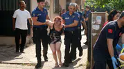 Antalya'da bir kadın evini ateşe verip kapıyı üzerine kilitledi