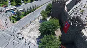 Kayseri Cumhuriyet Meydanı yeni taşlarıyla yenileniyor