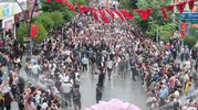 Isparta gül mevsimini dev kortejle kutladı