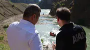 Artvin’de dereye uçan kamyondaki babadan 16 gündür haber yok