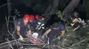 Osmaniye'de 100 metrelik uçuruma yuvarlanan araçtan üç kişi sağ çıktı