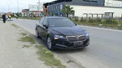Bafra’da belediye başkanının makam aracı bisikletliye çarptı