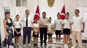 Marmarisin şampiyon kızları başarılarını kaymakamla paylaştı