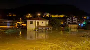 Sakarya Taraklı'da sağanak seli tarım arazilerini ve evleri vurdu
