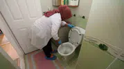 Şehzadeler Belediyesi ihtiyaç sahiplerinin evlerini temizliyor