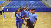 Aydınlı çocuklar sokak oyunlarını spor salonuna taşıdı