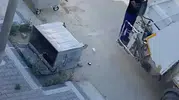 Edirne'de bir haftadır devrik duran çöp konteyneri mahalleliyi isyan ettirdi