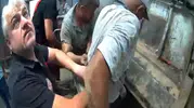 Mersin'de temizlik işçisi çöp kamyonunda can pazarı yaşadı